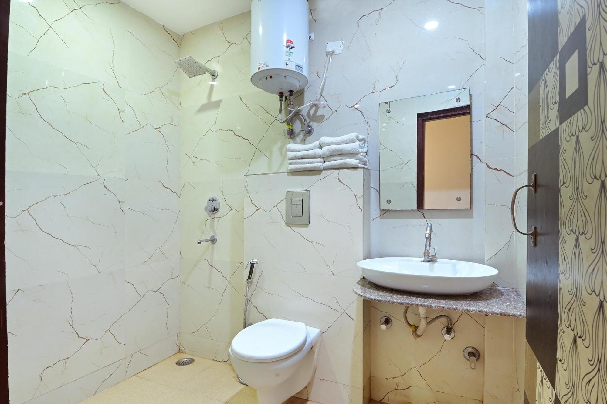 Hotel Glow Inn Paharganj-3 Mins Walk From New Delhi Railway Station Luaran gambar